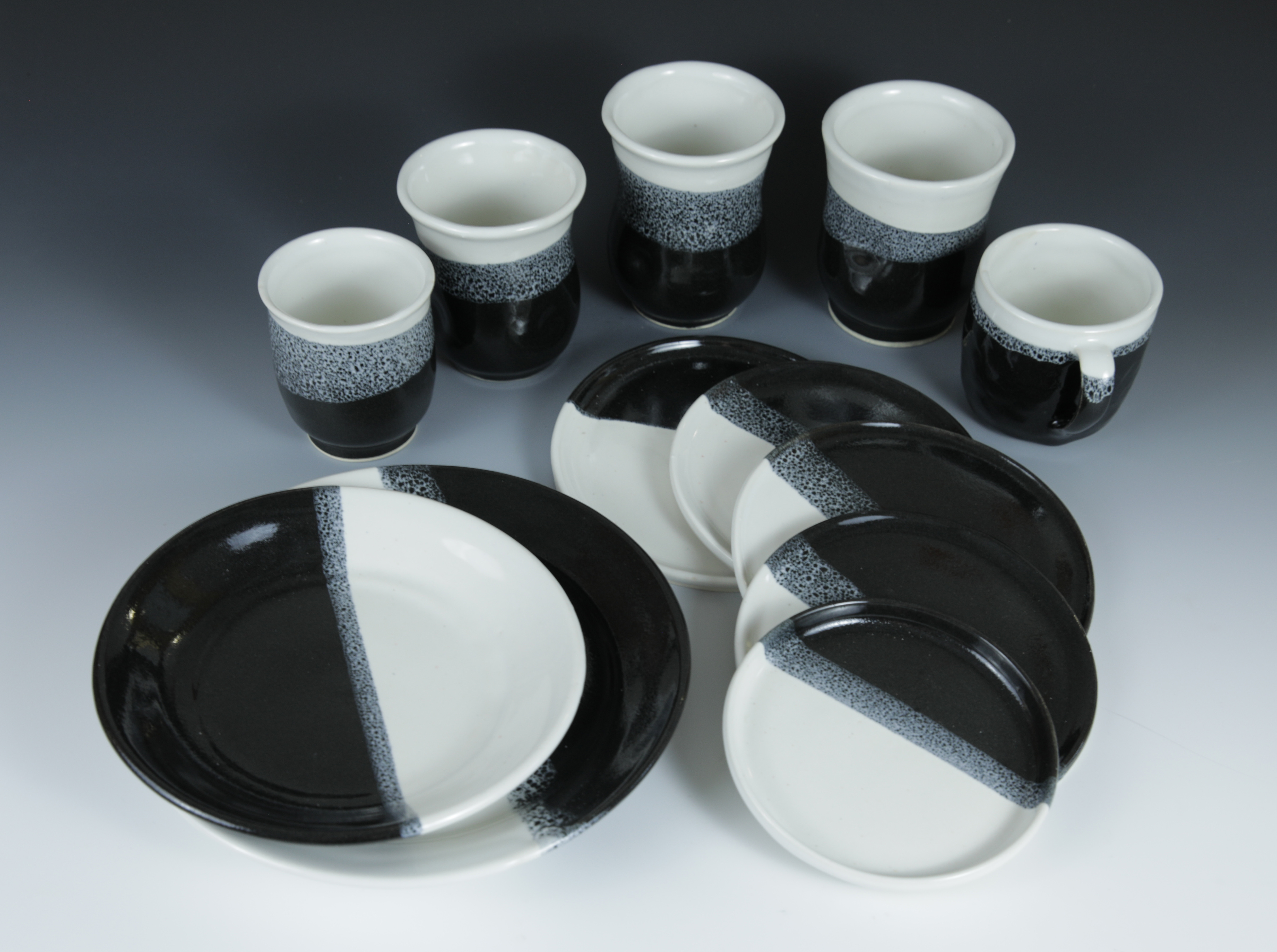 Black and white set